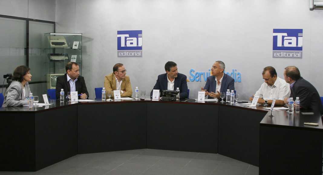 Mesa cartelería