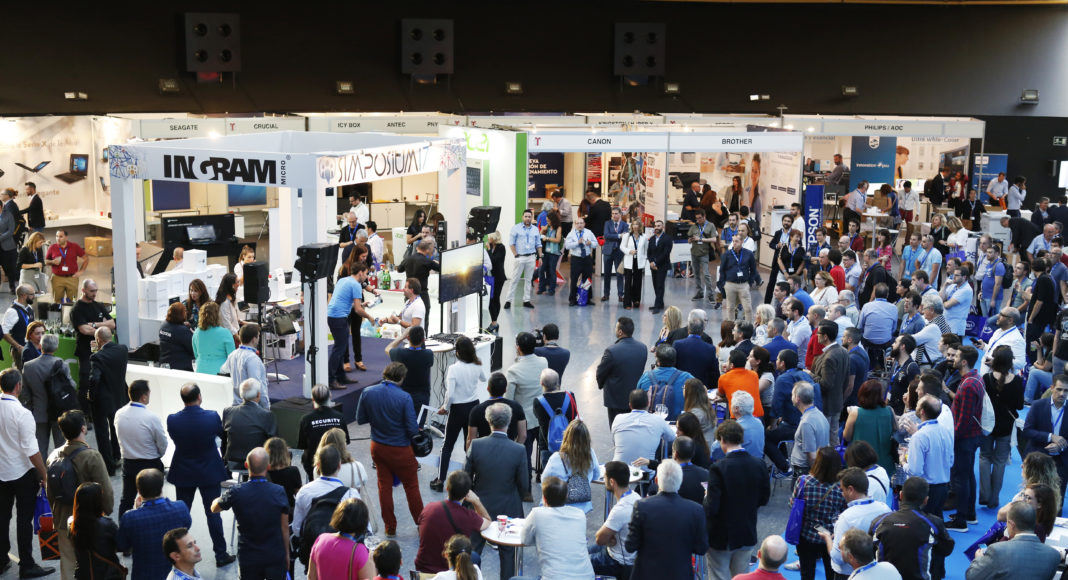 apertura. Simposium