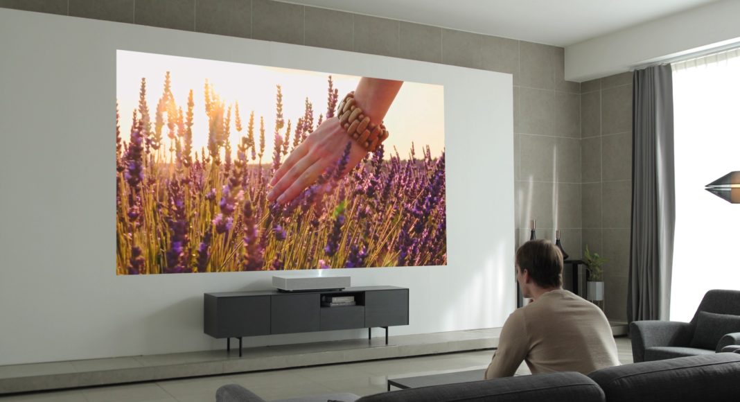 CES_Proyector Smart Laser 4K