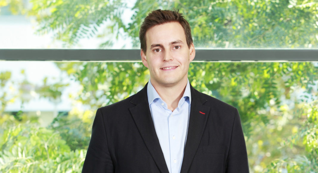 Nuevo Responsable del negocio de TI -Schneider Electric - Newsbook -Pablo Ruiz - Madrid España