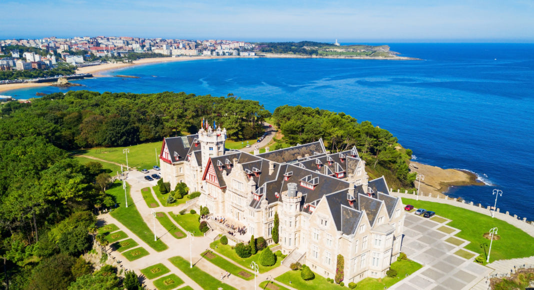 Magdalena Palace in Santander educación digital - Newsbook - Madrid - España