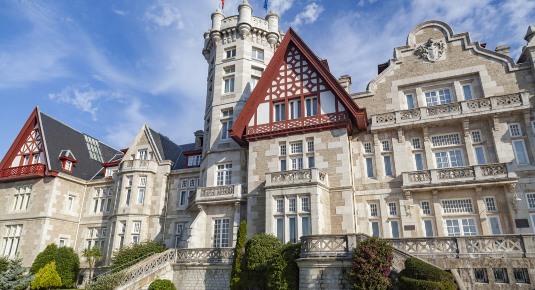 Palacio de la Magdalena, Real Sitio de la Magdalena, Santander. Encuentro de la Economía Digital y las Telecomunicaciones - Newsbook - Madrid - España