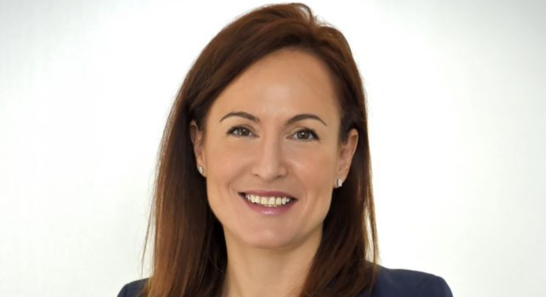 directora- general.dynabook-newsbook-maite-ramos directora general - Dynabook - Newsbook - Maite Ramos - Tai Editorial - Madrid - España