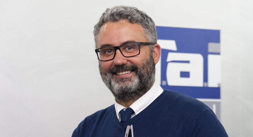 mercado-de-consumo-newsbook-lenovo-miguel-hernandez- mercado de consumo - Newsbook - Tai Editorial - España