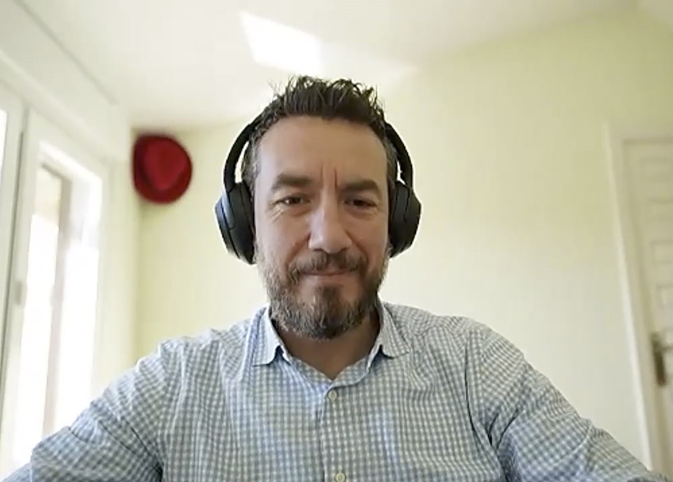 «La tecnología está avanzando más rápido de lo que somos capaces de aprender»