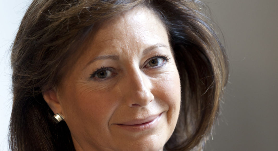 Fujitsu - Newsbook - Ángeles Delgado - Así será 2021 Fujitsu - Newsbook - Ángeles Delgado - Tai Editorial - España