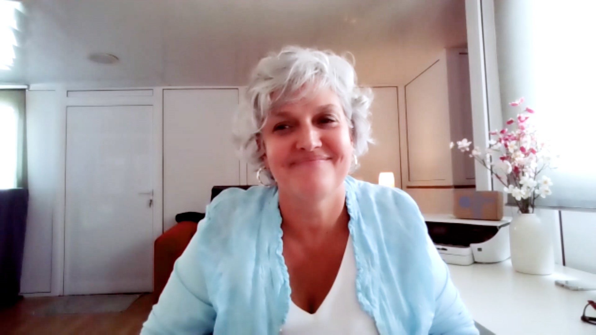 HP+ - Newsbook - Tai Editorial - España