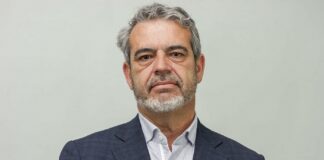 MCR - Newsbook - NFON - Alianza - Pedro Quiroga -Tai Editorial - España