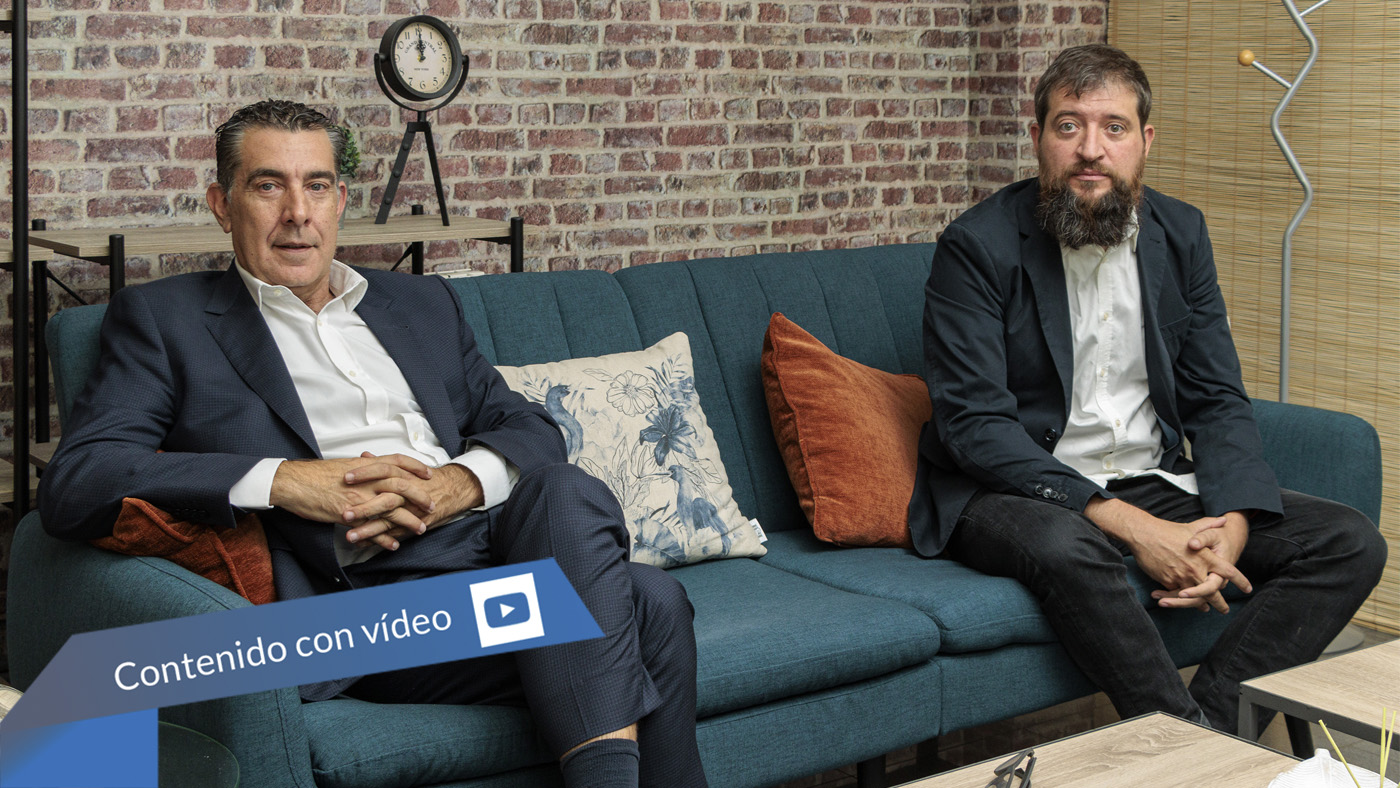 V-Valley - Newsbook - Cloud - Hugo Fernandez - Roberto Alonso - Tai Editorial - España