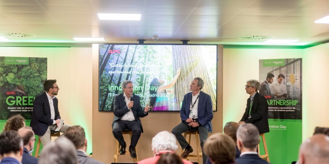 Schneider Electric - Newsbook - TAI Editorial - España