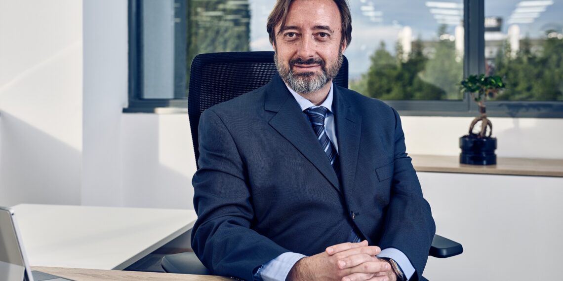 crayon-newsbook-josemanuelmarina-tai editorial-españa