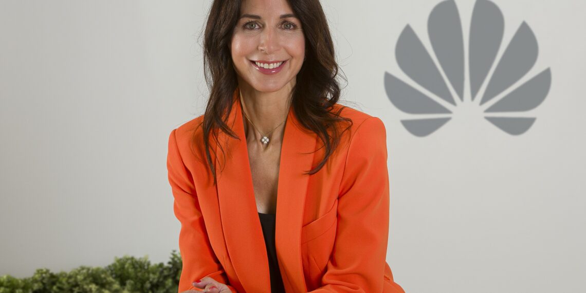Huawei España - Newbook- Carmen González Gens - Tai Editorial España