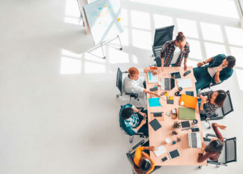 puesto de trabajo - Newsbook - Tai Editorial - España