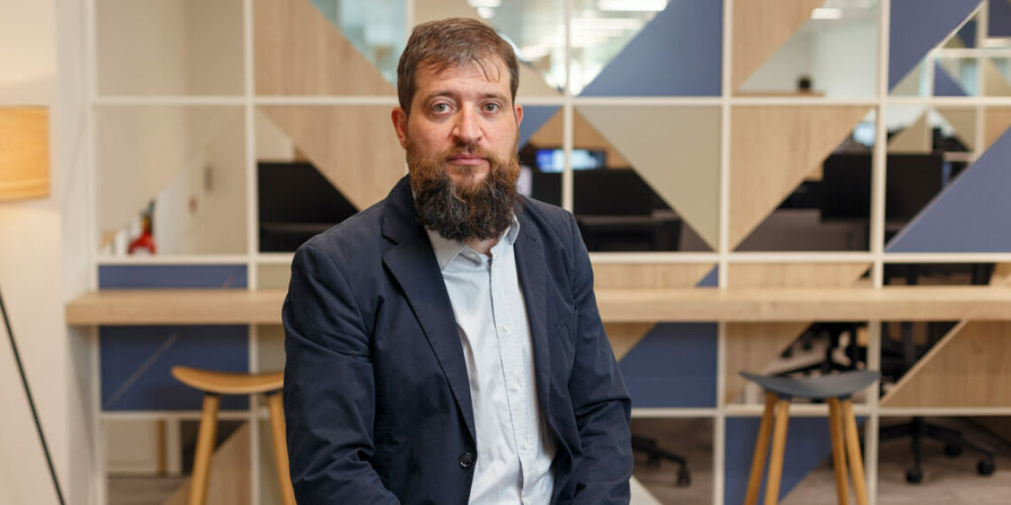 V-Valley - Newsbook - Oasix - cloud - Tai Editorial - España