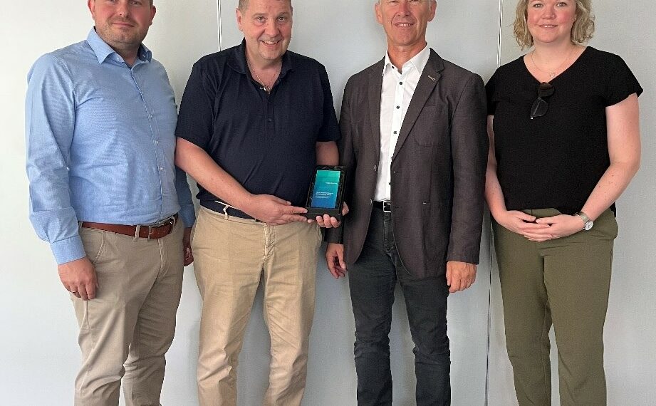 mejor distribuidor de placas base-newsbook-taieditorial