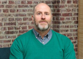 MAXHUB -Newsbook - Programa de canal - Álvaro Ausín - Tai Editorial España