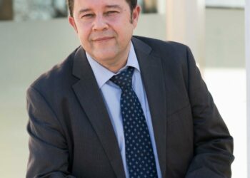 v-Valley - Newsbook - Juniper Networks - alberto López - Tai Editorial España