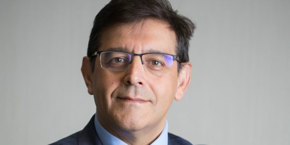 Salvador Cayón - Newsbook - canal HP - Tai Editorial - España