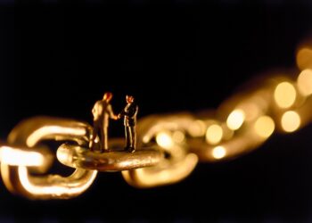 DMI Computer - Newsbook - TAI Editorial - España