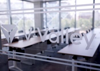 V-Valley - Newsbook - Logisctics & Automation 2023- Tai Editorial España