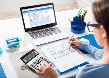 factura electrónica - Newsbook - TAI Editorial - España