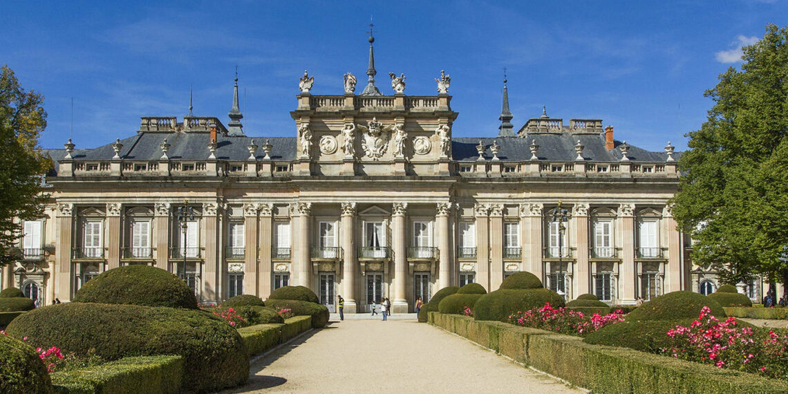 ciberseguridad - Newsbook - Tai Editorial - España