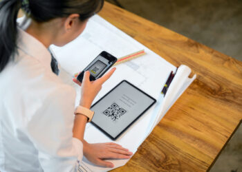 Moto Essentials for Business - Newsbook - Motorola - Tai Editorial España