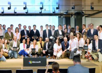 Microsoft - Estrategia partners - Newsbook - año fiscal - Tai Editorial España