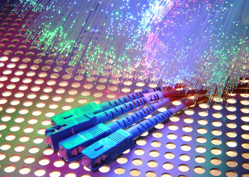 Redes Fibra Óptica - Newsbook - CNMC - Informe telecomunicaciones - Tai Editorial España