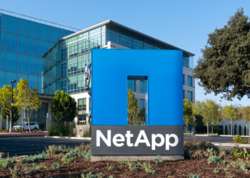 NetApp crece un 8 % en ingresos pero frena su ritmo