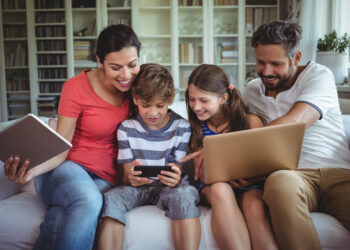 Hogares - Newsbook - PC - INE - Tai editorial España