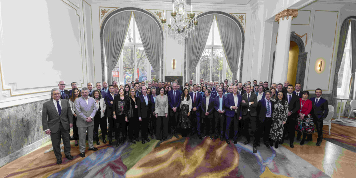 estrategia hp - Newsbook - Tai Editorial - España