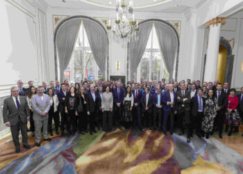 estrategia hp - Newsbook - Tai Editorial - España