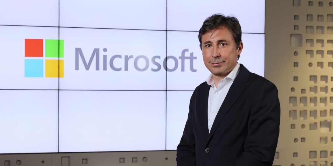 Paco Salcedo - Newsbook - Presidente de Microsoft España - Tai Editorial España