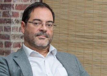 Samsung - Newsbook - IA - Carlos Gandara - Tai Editorial España