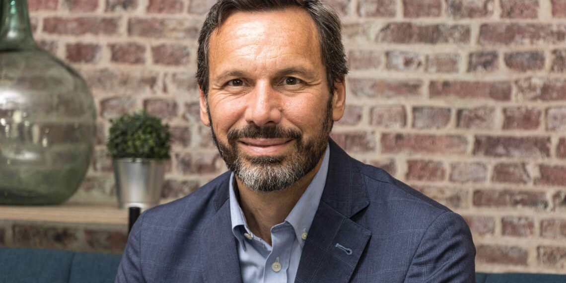 Estrategia Intel - Newsbook - Tai Editorial - España