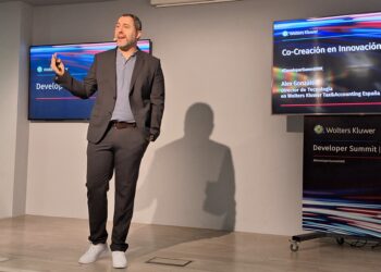 Wolters Kluwer destaca la importancia de la colaboración y la IA en su Developer Summit de Barcelona