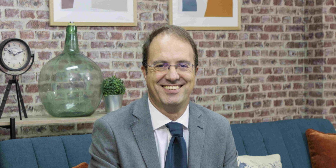 D-Link 25 años - Newsbook - Tai Editorial - España