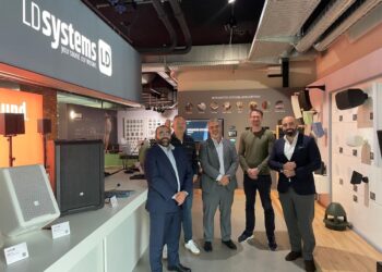 MCR - Adam Hall - Newsbook - acuerdo - Tai Editorial España