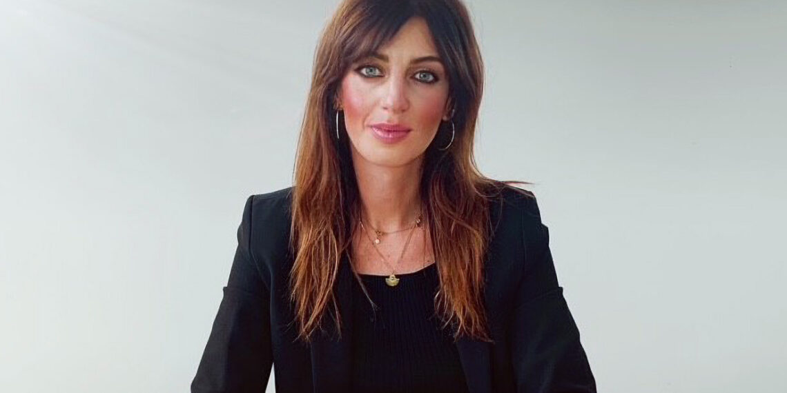 V-Valley Luisa Paolucci - Newsbook - Tai Editorial - España