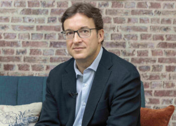 HP Solutions - Newsbook - Tai Editorial - España