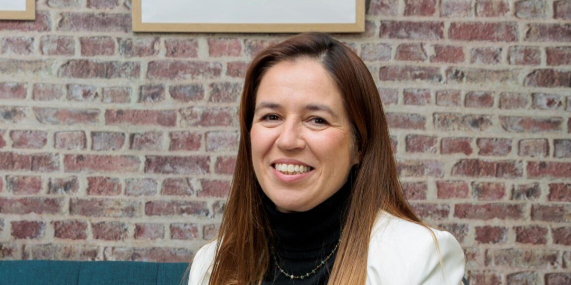 Salesforce - Newsbook - Mujer y Tecnología 2025- Marta Gonzalez -Tai Editorial España