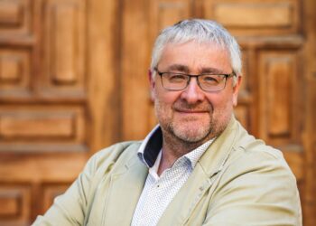 AI Accelerator Program - Arrow - Newsbook - Eric Gorumerlen- Tai Editorial España