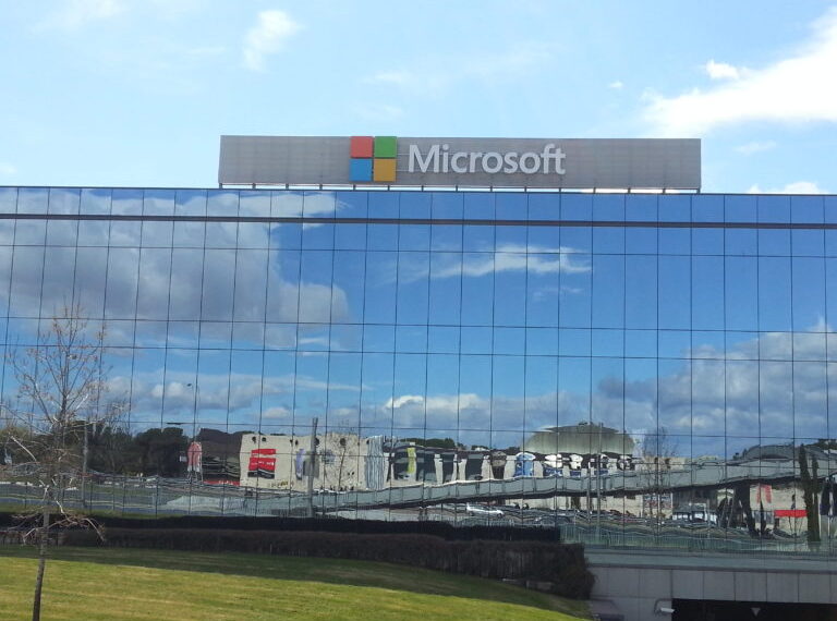 Microsoft -50 años -Newsbook -aniversario - Tai Editorial España