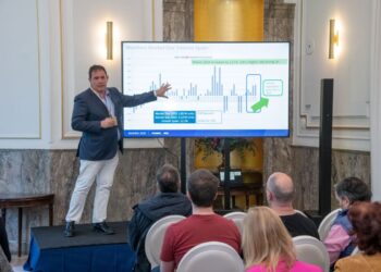 MMD -AOC - Newsbook- Monitores - Tai Editorial España