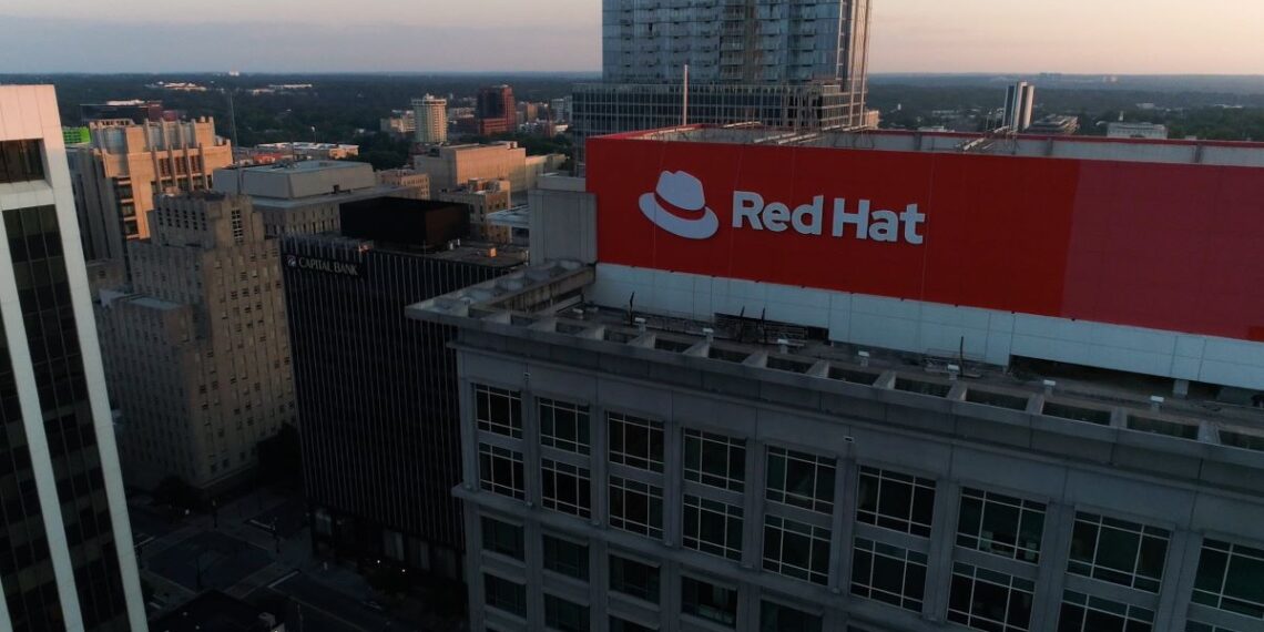 Red Hat Enterprise Linux 10- Newsbook - plataforma - Tai Editorial España