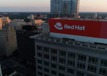 Red Hat Enterprise Linux 10- Newsbook - plataforma - Tai Editorial España