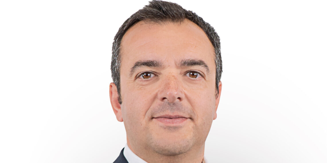 Snom - Reorientación -Newsbook - Fabio Albanini - Tai Editorial España