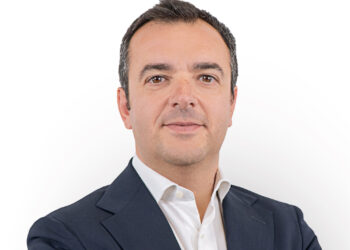 Snom - Reorientación -Newsbook - Fabio Albanini - Tai Editorial España