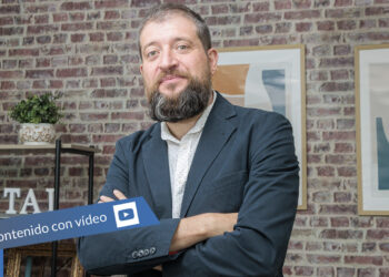 puesto de trabajo - Newsbook - Tai Editorial - España